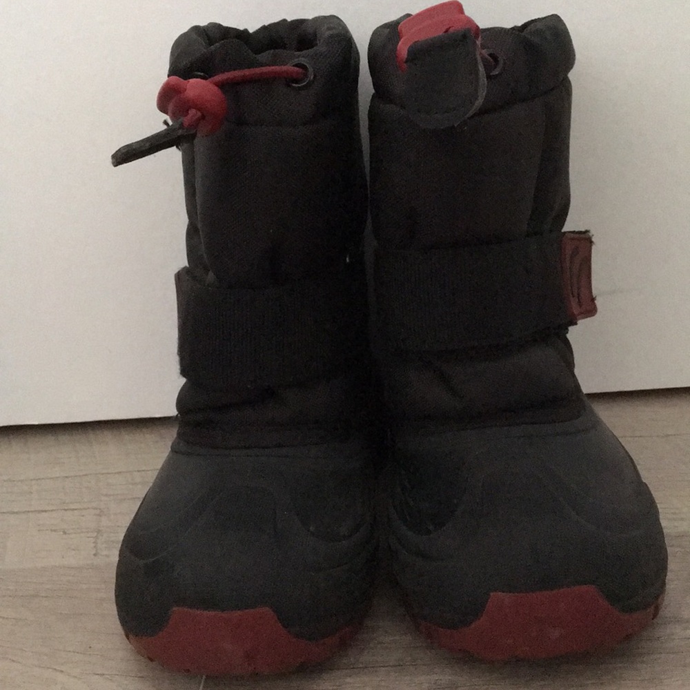 Boys Thermolite snow boots size 9/10 (L)
